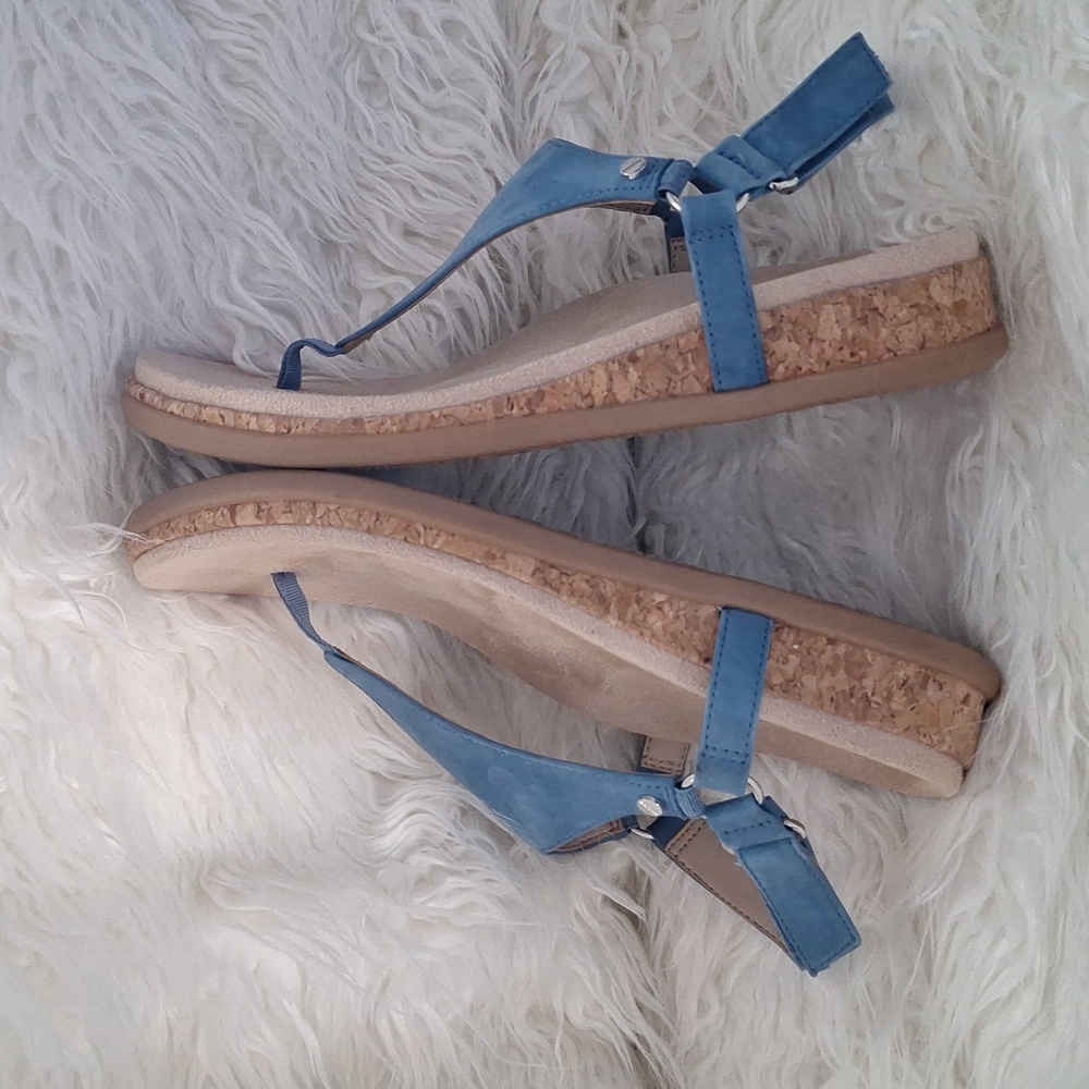 Vionic Kirra ll  Blue Suede Thong Sandals with Comfort and Style - Picture 6 of 8